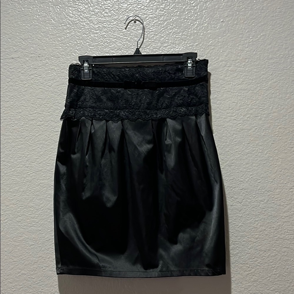 Studio JPR Women’s Elegant Black Lace Trim Mini Skirt Formal Size 6 Grunge goth